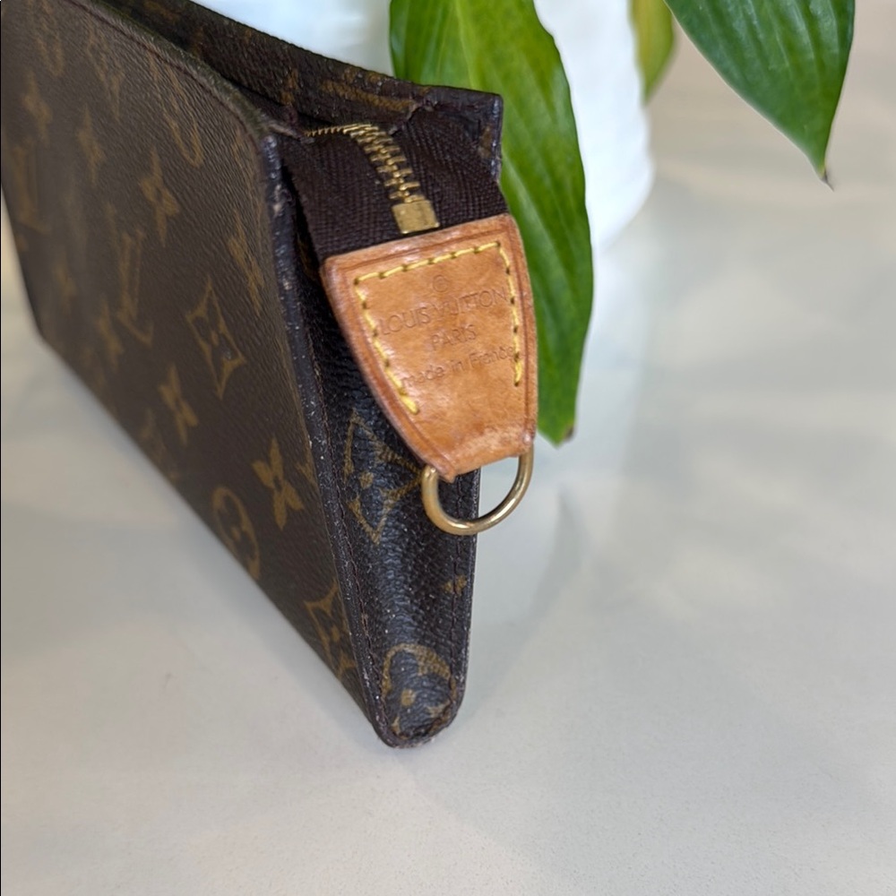 LOUIS VUITTON Monogram Bucket GM pouch - Picture 4 of 10